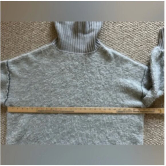 Free People Milo Oversized Tunic Sweater in Heather Grey size S - Picture 8 of 11